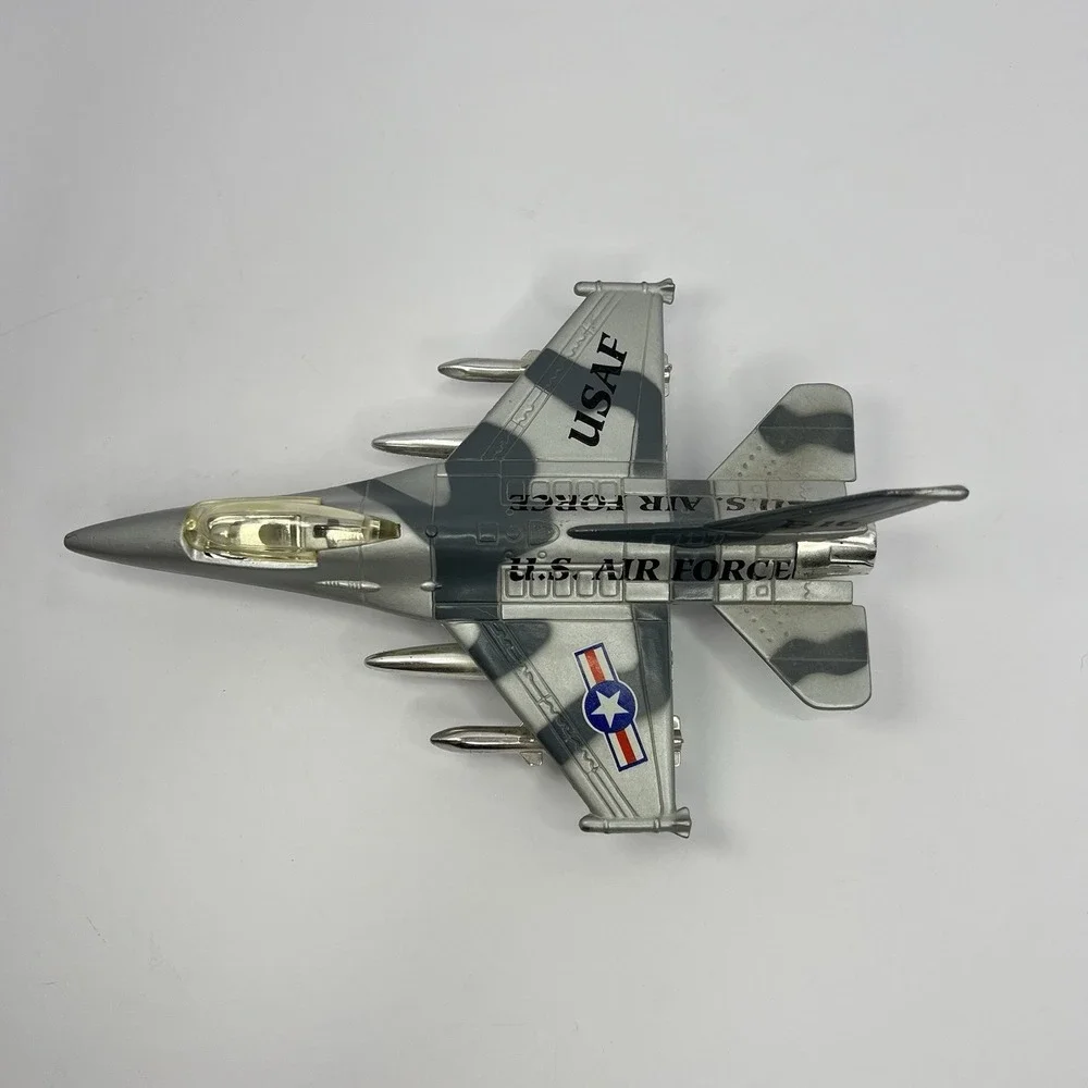 USAF F-16 Fighter Jet 1/72 Diecast Aircraft Pullback - National Archives Store - Picture 2 of 10